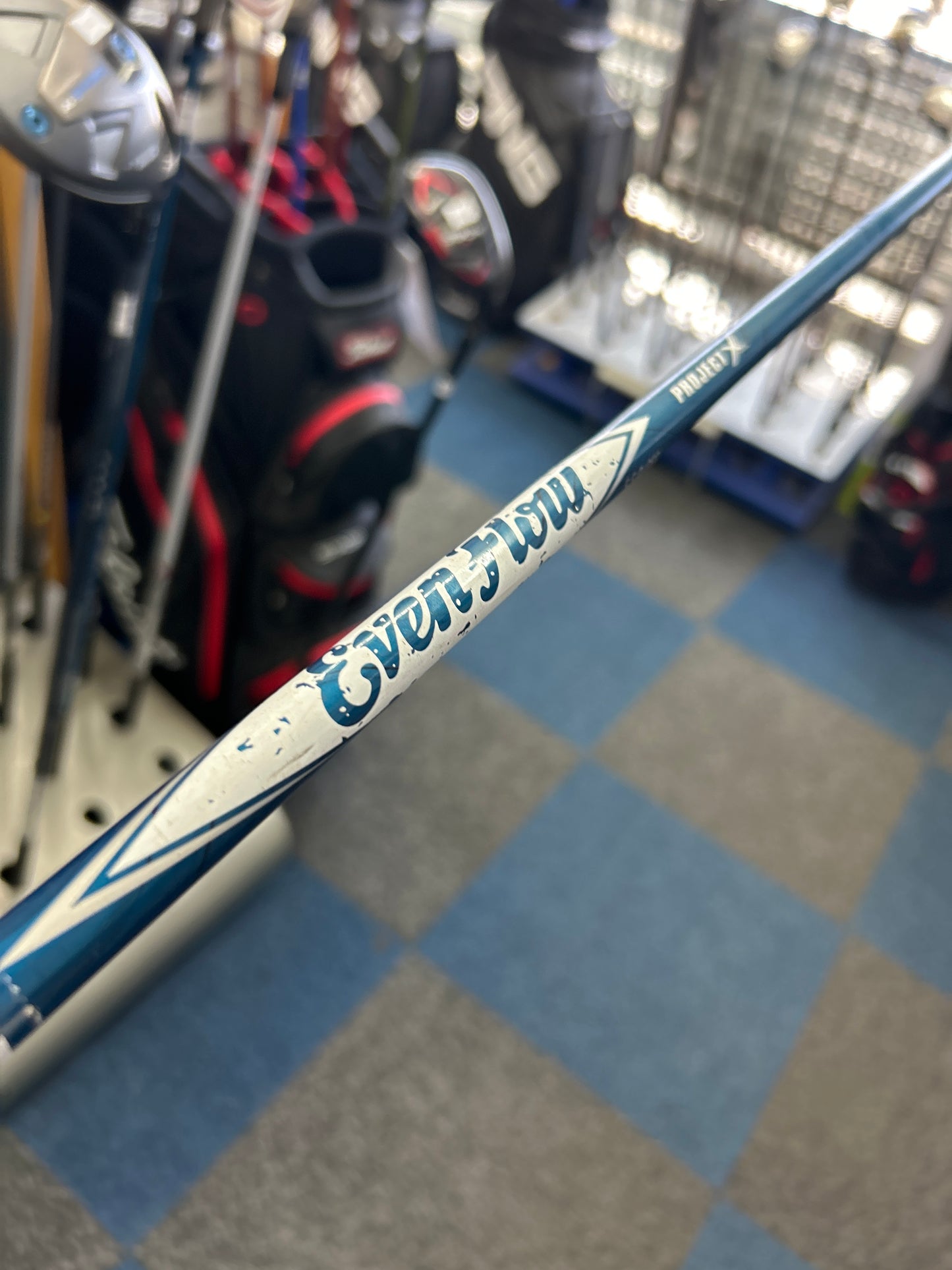 Titleist 917D2 10.5 DEGREE (Regular FLEX) (LH) DENT ON BOTTOM