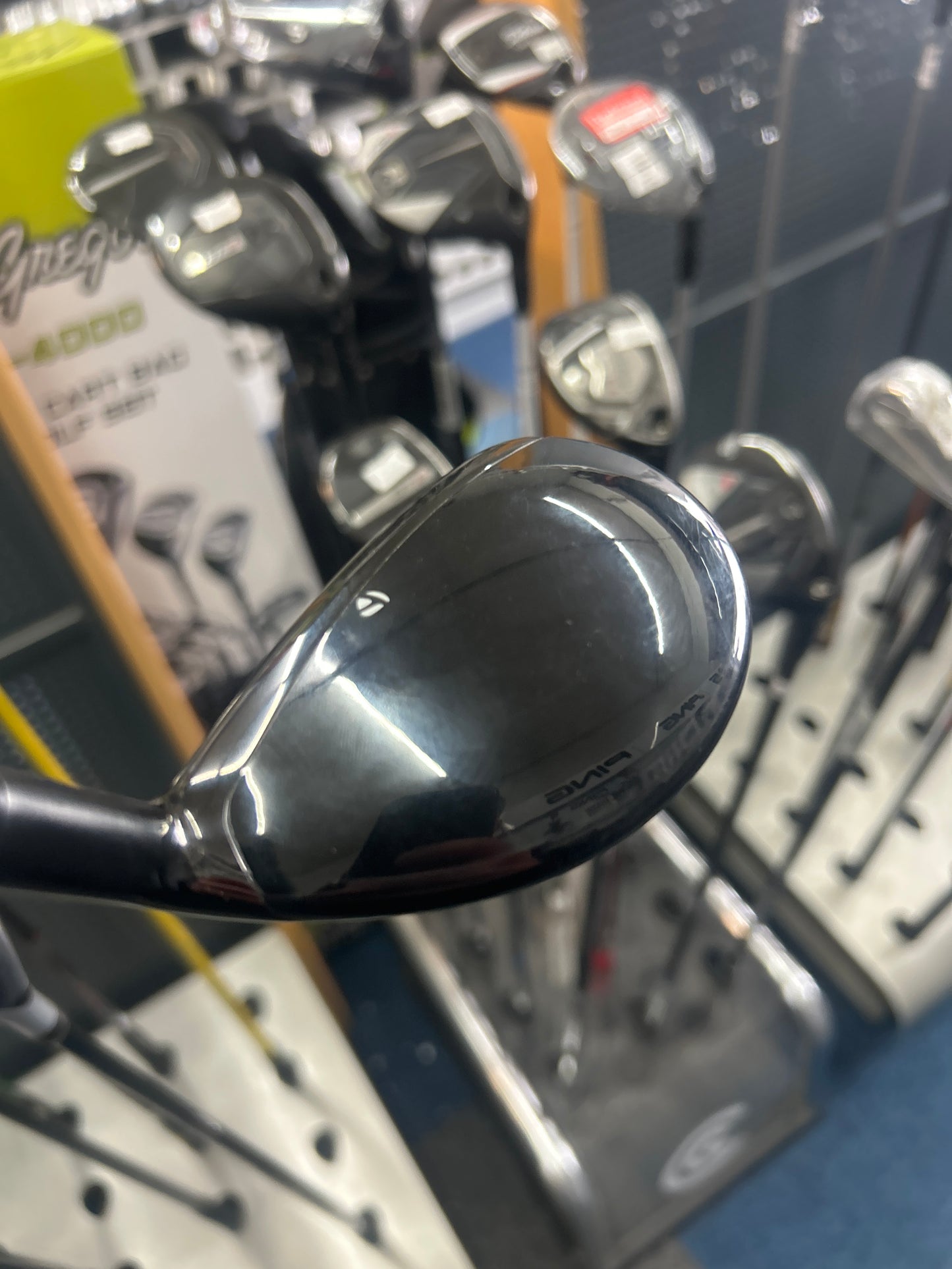 TAYLORMADE QI10 MAX 6 HYBRID (SOFT REGULAR FLEX)