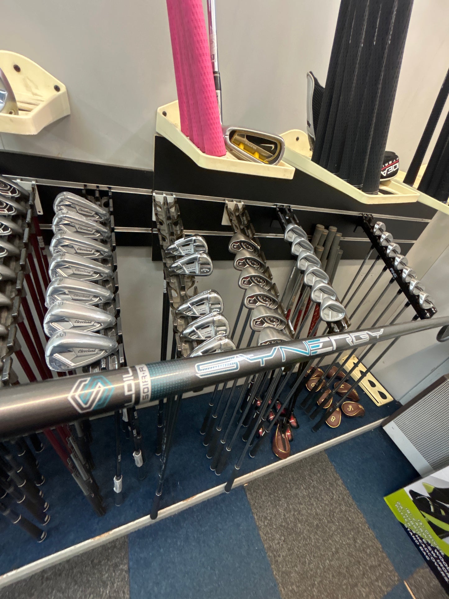 CALLAWAY ROGUE PRO (5-PW, Regular Flex)