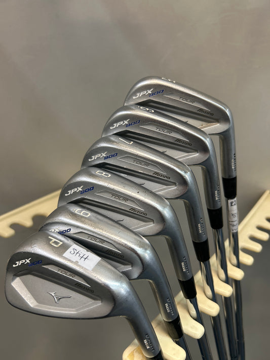 MIZUNO JPX 900 TOUR (5-PW STIFF FLEX)