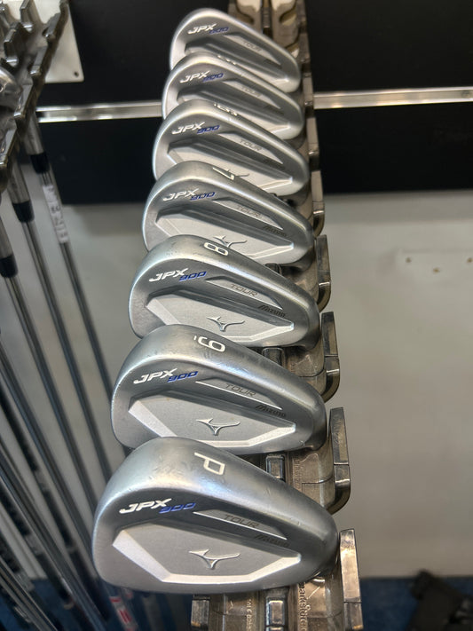 MIZUNO JPX 900 4-PW (REGULAR FLEX)