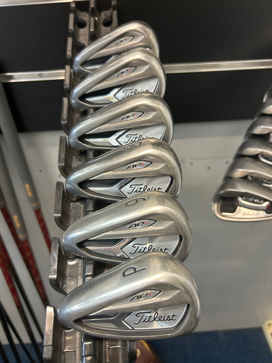 Titleist AP1 (5-PW, Regular Flex)