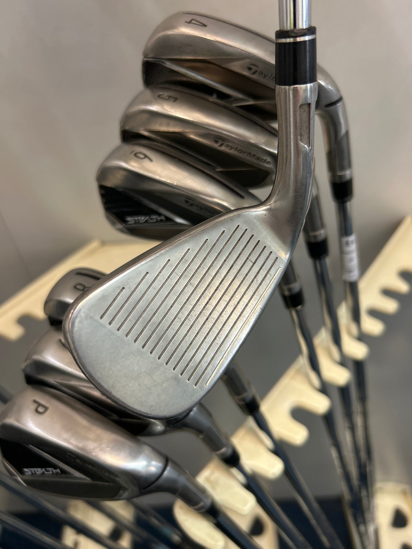 TaylorMade STEALTH (4-PW REGULAR FLEX)