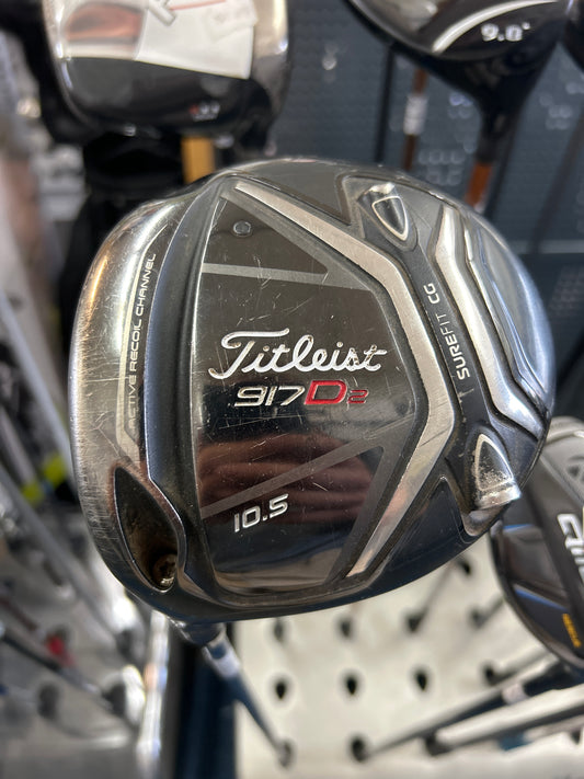 Titleist 917D2 10.5 DEGREE (Regular FLEX) (LH) DENT ON BOTTOM