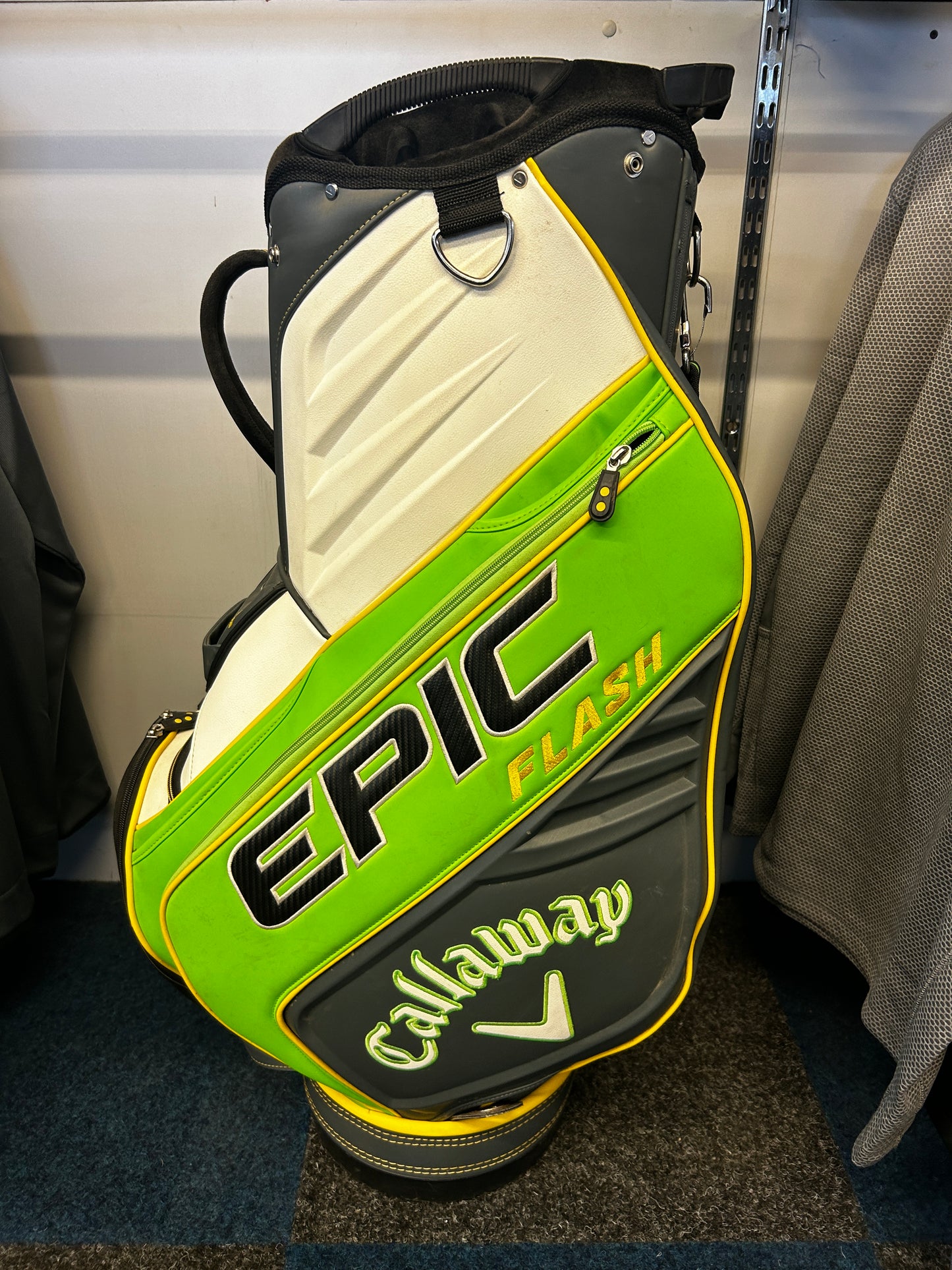 CALLAWAY EPIC FLASH TOUR BAG (GREEN/WHITE)